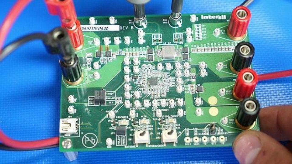 Evaluating the ISL9238, ISL9237 Buck-Boost Battery Chargers